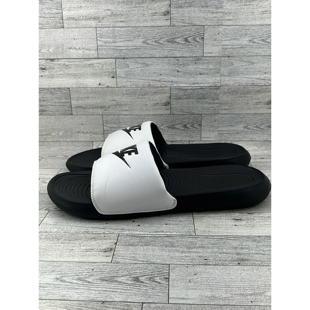 Nike Benassi JDI Slides Shoes Mens Size 13 Black White Sandals CN9675-005 Swoosh
